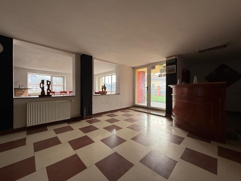 Bogdan Voda, Sighet, investitie fost hotel, clinica, spital, azil.